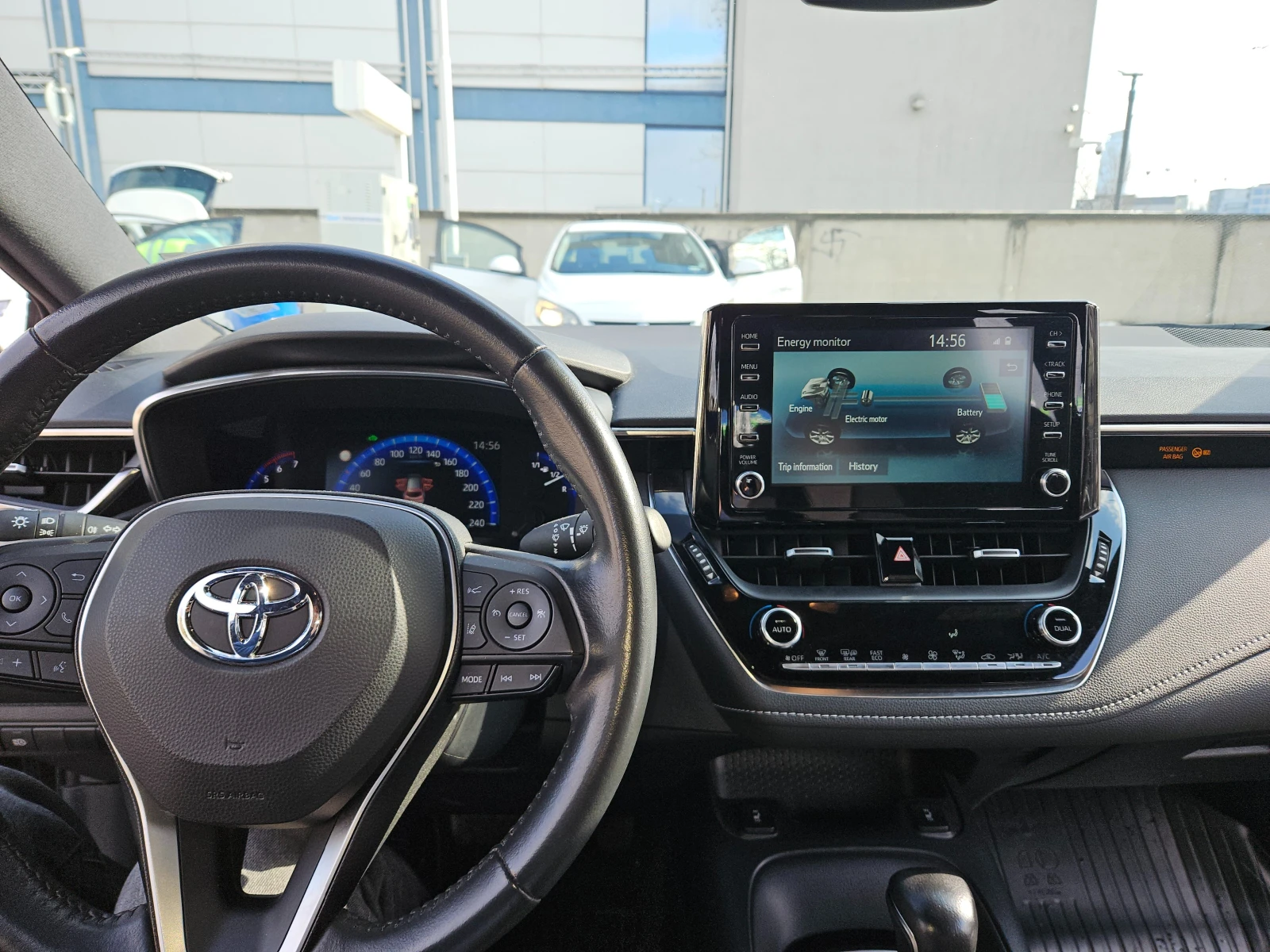 Toyota Corolla TS Executive - изображение 6