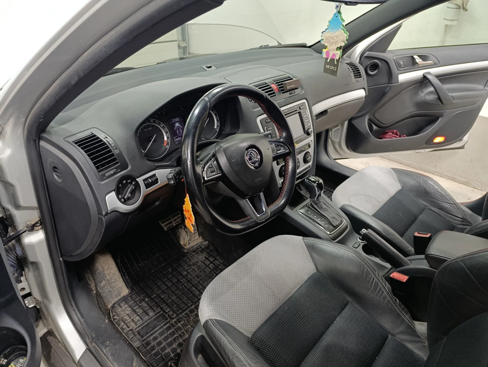 Skoda Octavia Vrs 2.0tfsi Dsg - изображение 10