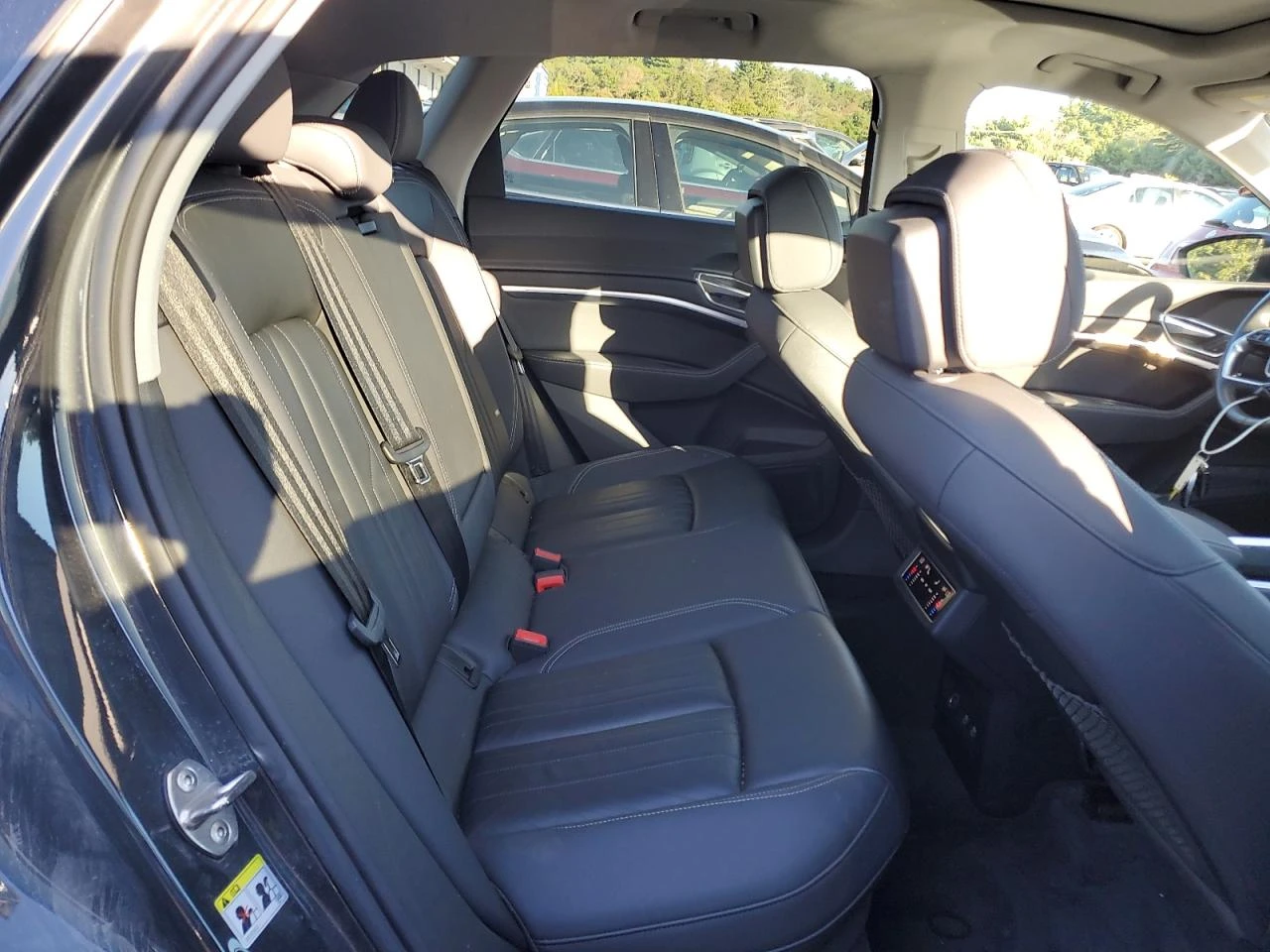 Audi E-Tron PREMIUM QUATTRO, снимка 11 - Автомобили и джипове - 53927841