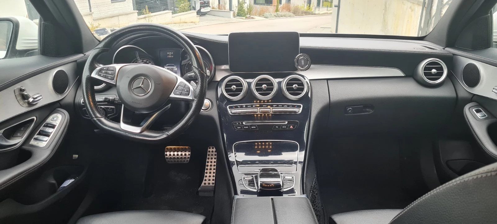 Mercedes-Benz C 220 Всички екстри за модела, снимка 5 - Автомобили и джипове - 54138295
