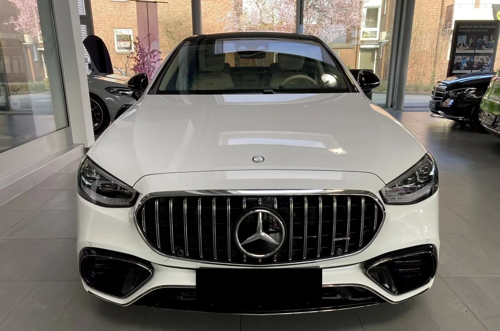 Mercedes-Benz S 63 AMG 4-MATIC E-PERFORMANCE LONG HEAD UP BURMESTER PANO, снимка 2 - Автомобили и джипове - 54220463