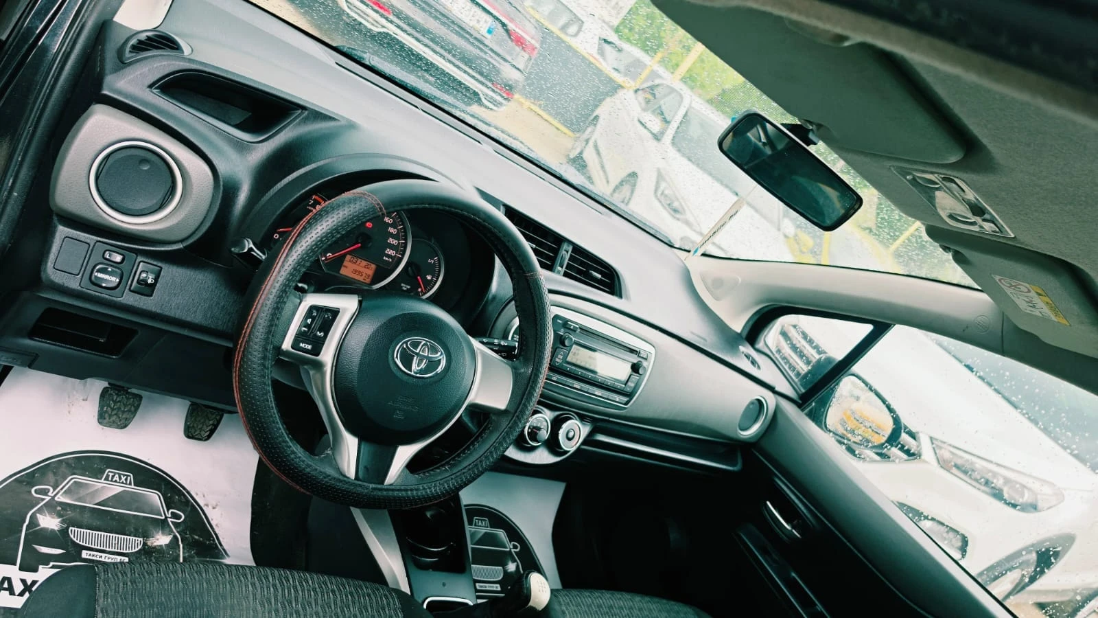 Toyota Yaris, снимка 12 - Автомобили и джипове - 54588832