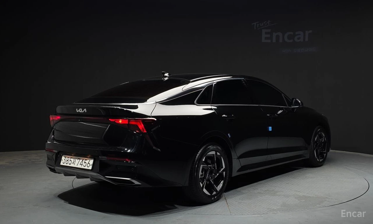 Kia K5 Prestige* 2.0* КОЖА* ПОДГРЕВ* ОБДУХ* LINE ASS* НАВ, снимка 2 - Автомобили и джипове - 54683921