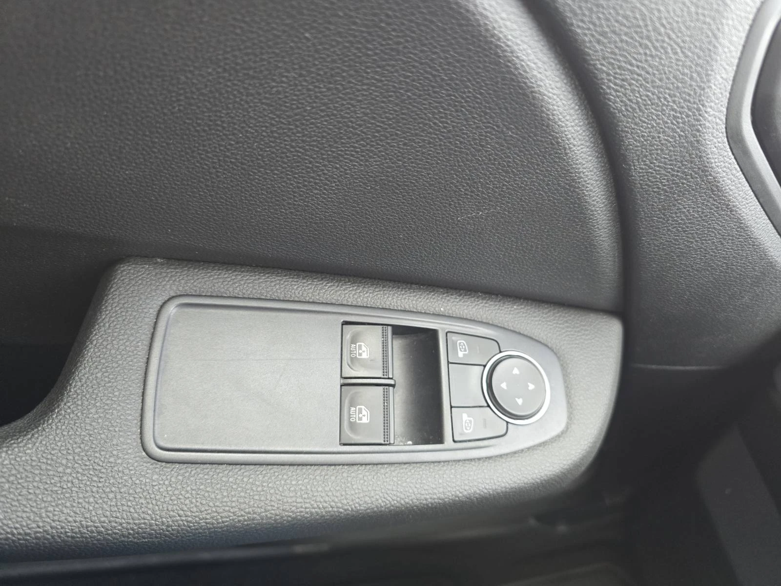 Renault Clio 1.0 TCe 70 | Mobile.bg � ����������� 11
