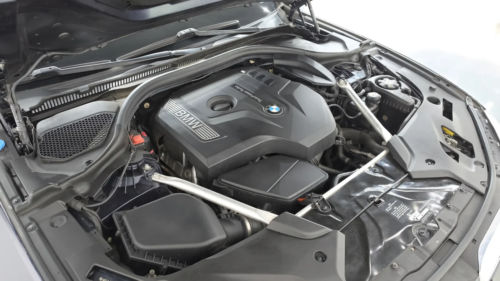 BMW 530 IXDRIVE HEAD UP/360 CAM/LUXURY PLUS/FULL! , снимка 5 - Автомобили и джипове - 55037457