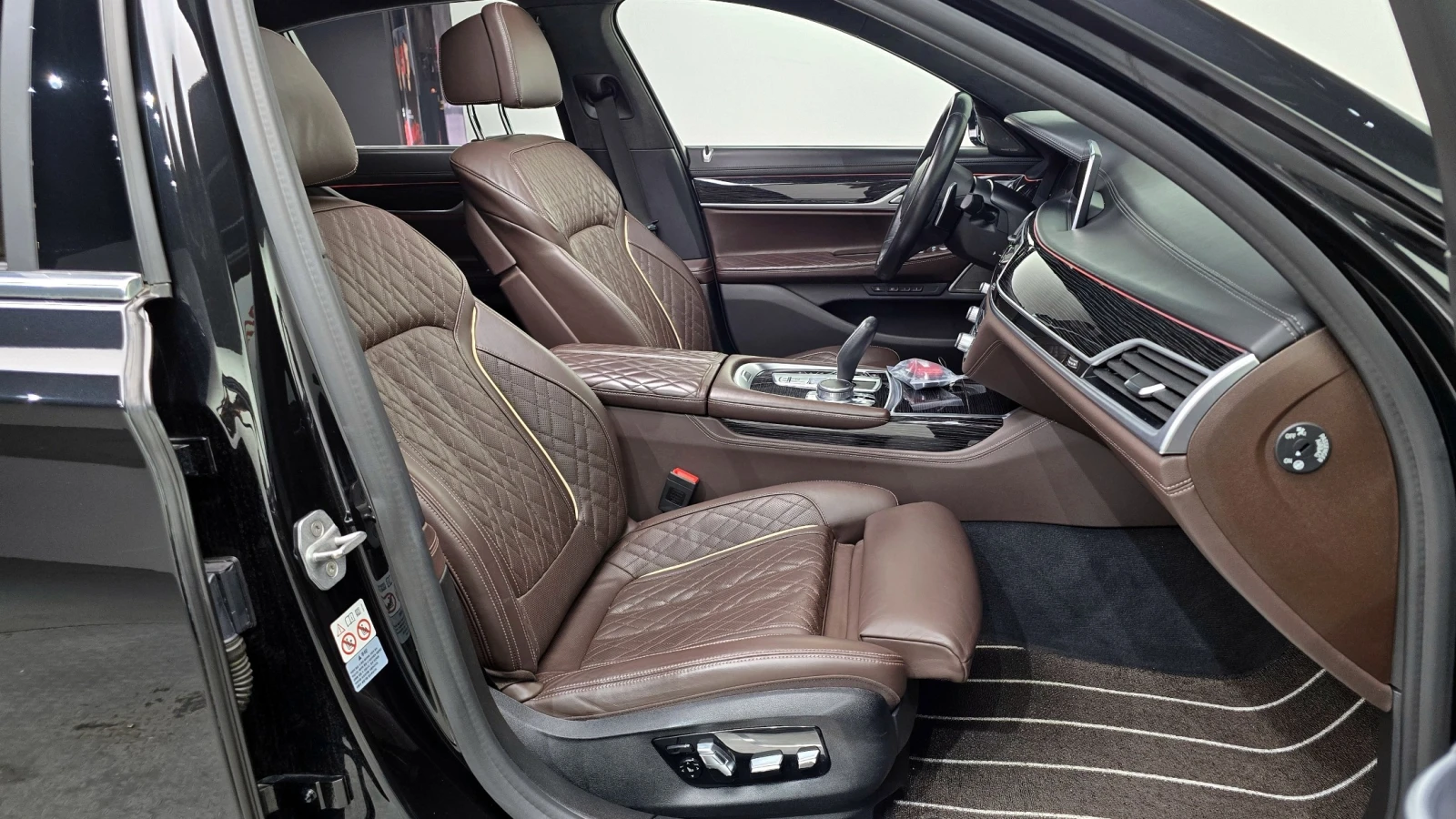 BMW 730 * M sport* 3.0Disel* Pano* Night Vision, снимка 11 - Автомобили и джипове - 55061525
