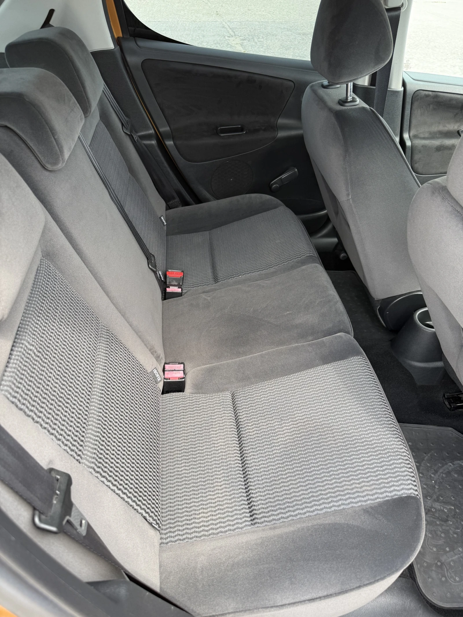 Peugeot 207 1.4 HDI, снимка 13 - Автомобили и джипове - 55136723