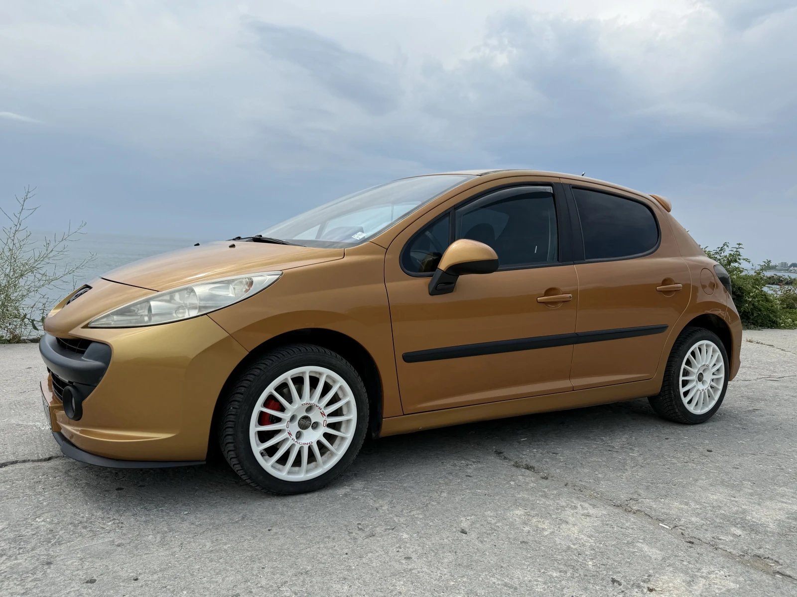 Peugeot 207 1.4 HDI, снимка 3 - Автомобили и джипове - 55136723