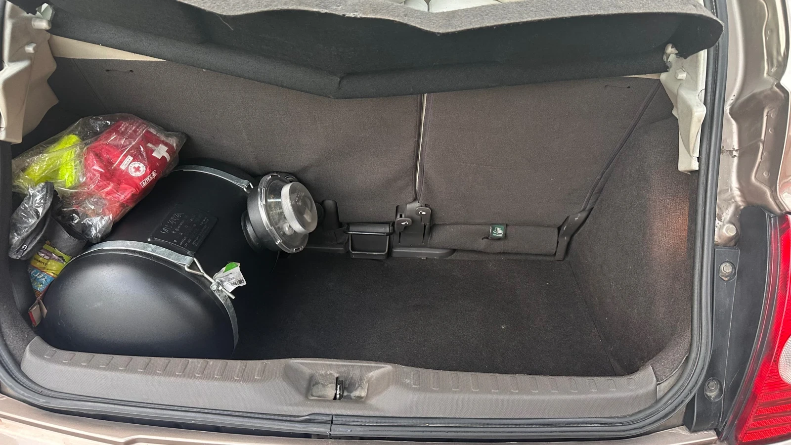 Nissan Micra, снимка 11 - Автомобили и джипове - 55608000