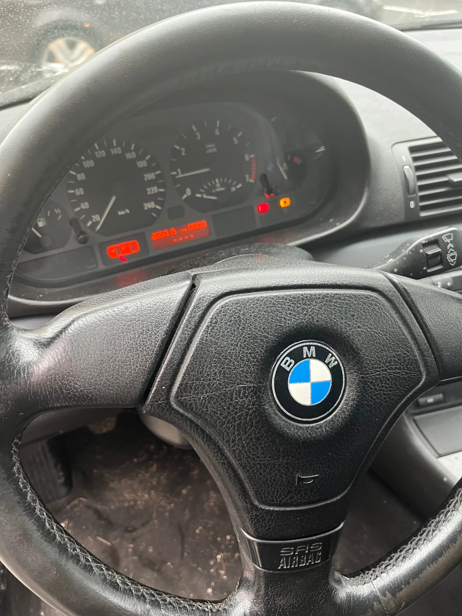 BMW 318, снимка 8 - Автомобили и джипове - 55753370