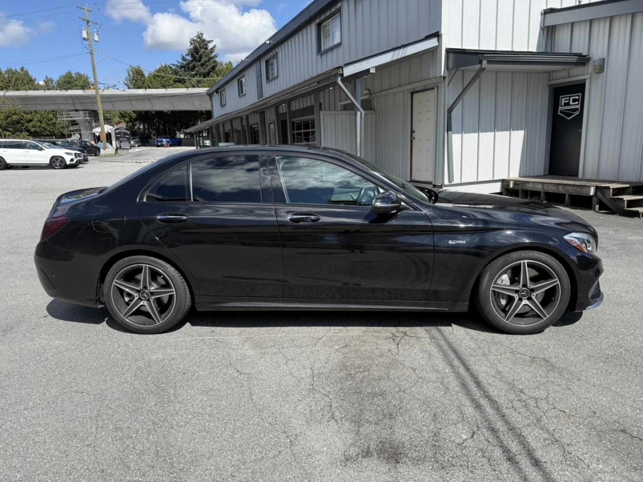 Mercedes-Benz C 43 AMG AMG-Pack* Burmester* 360* CarPlay* Пано* Подгрев, снимка 3 - Автомобили и джипове - 55892706