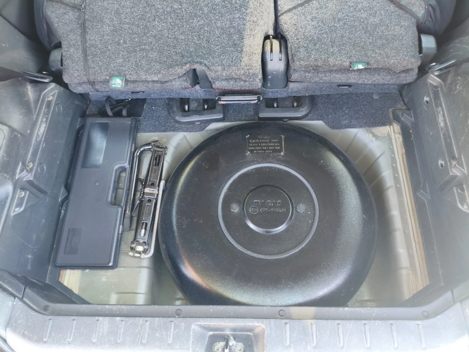Nissan Note 1.4i, снимка 10 - Автомобили и джипове - 56182855