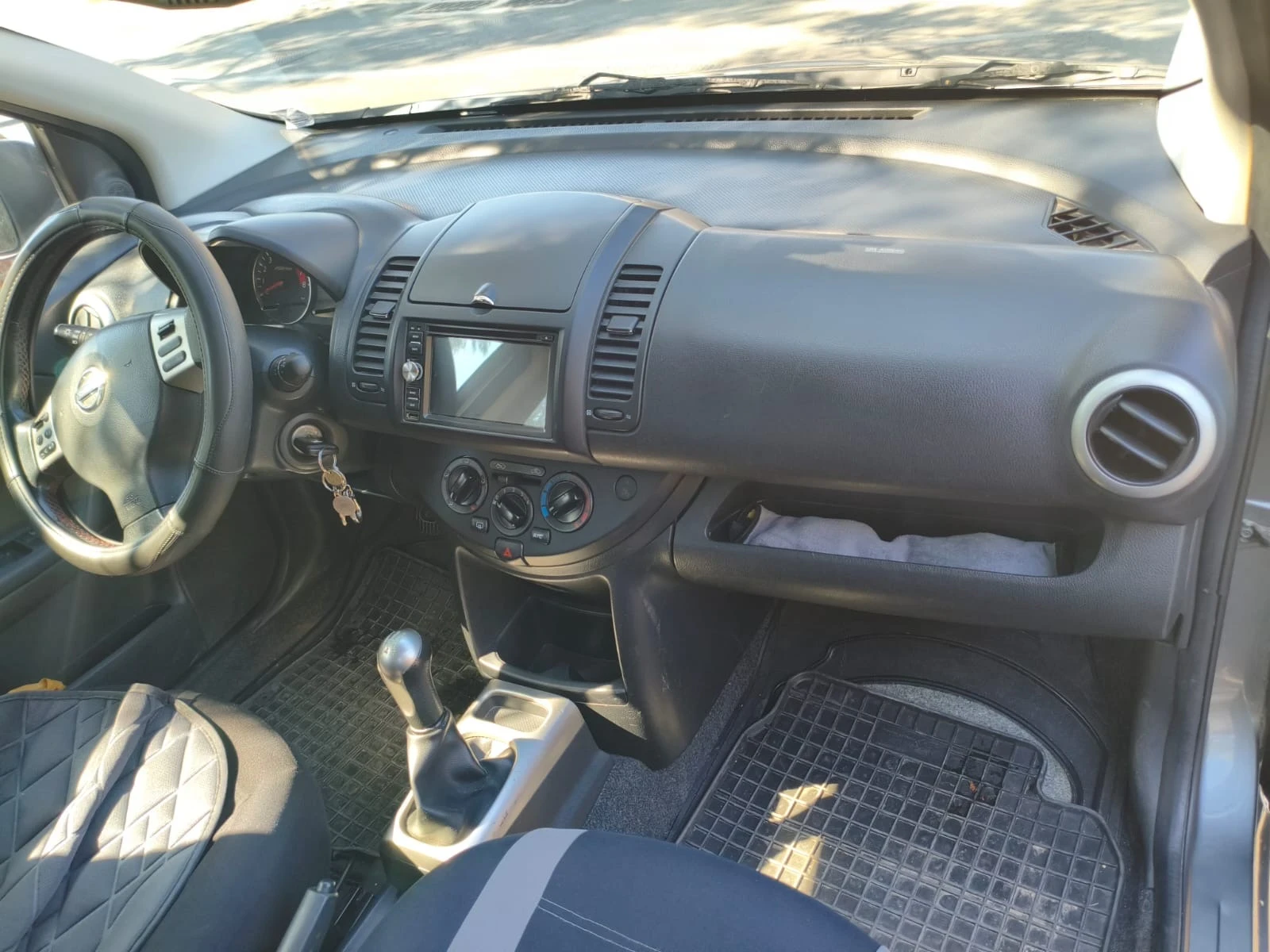 Nissan Note 1.4i, снимка 7 - Автомобили и джипове - 56182855