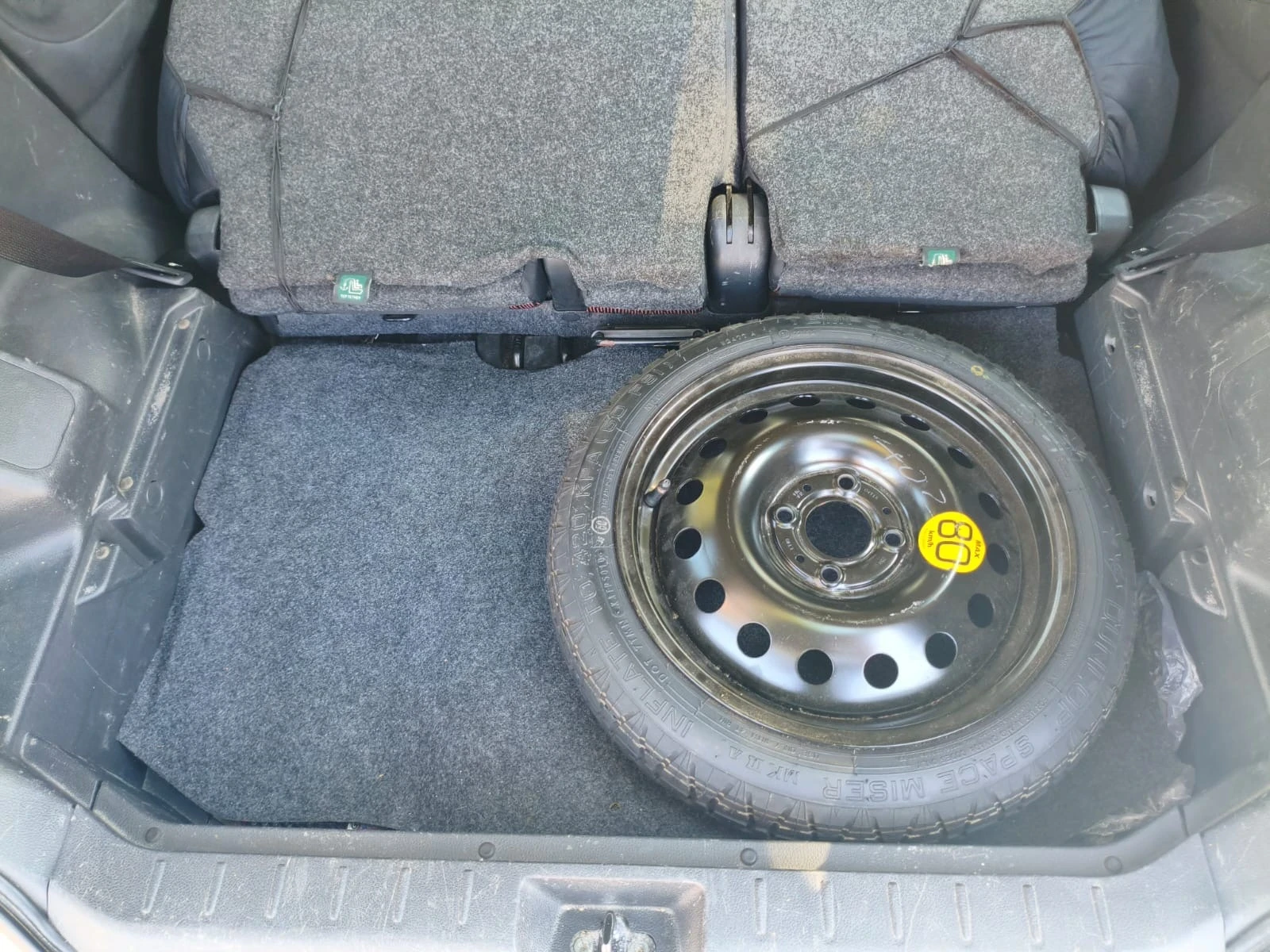 Nissan Note 1.4i, снимка 9 - Автомобили и джипове - 56182855