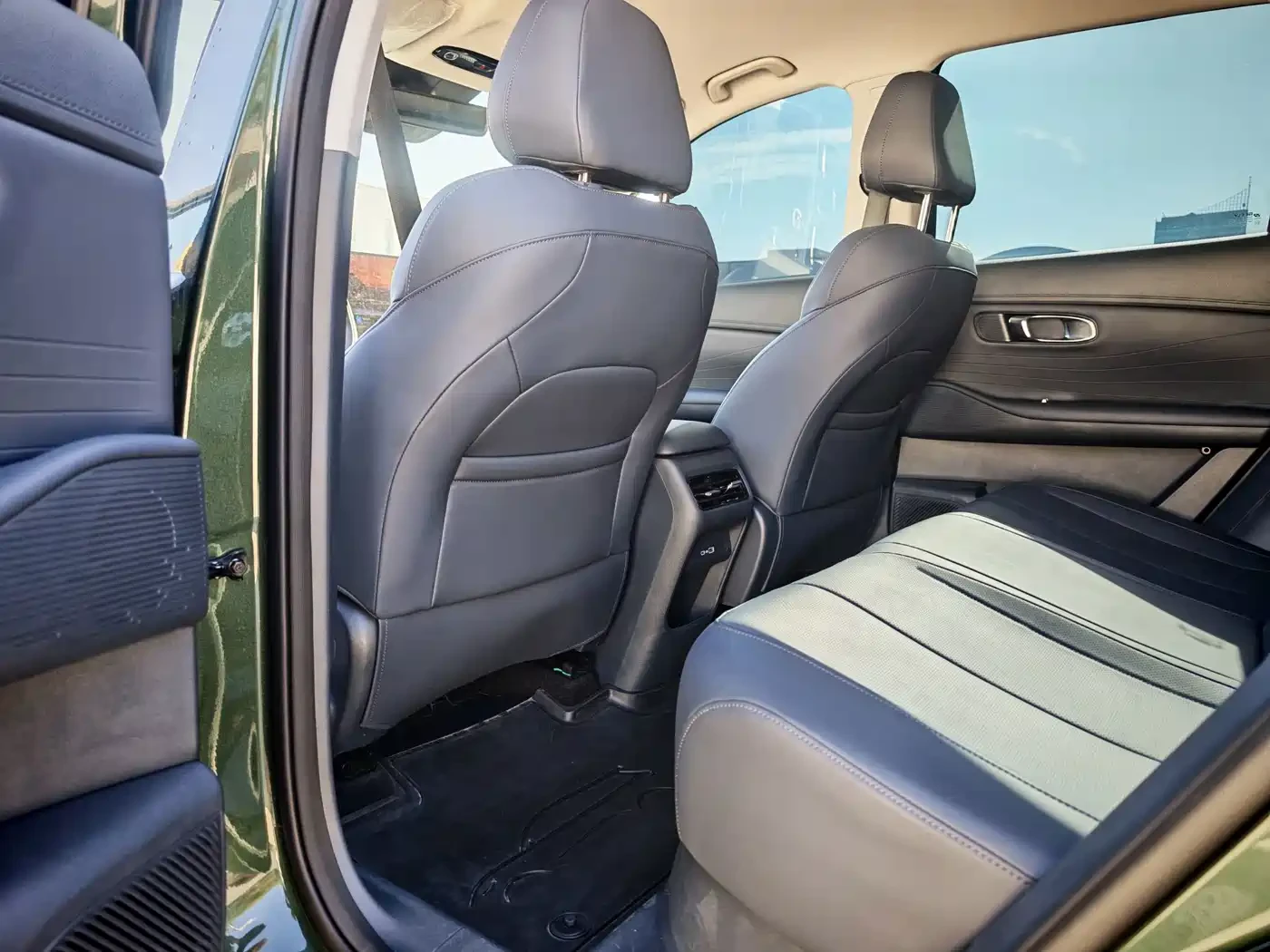 Geely Starray EM-i Plug in Hybrid 2026 Model 130km Voyage Edition | Mobile.bg � ����������� 9
