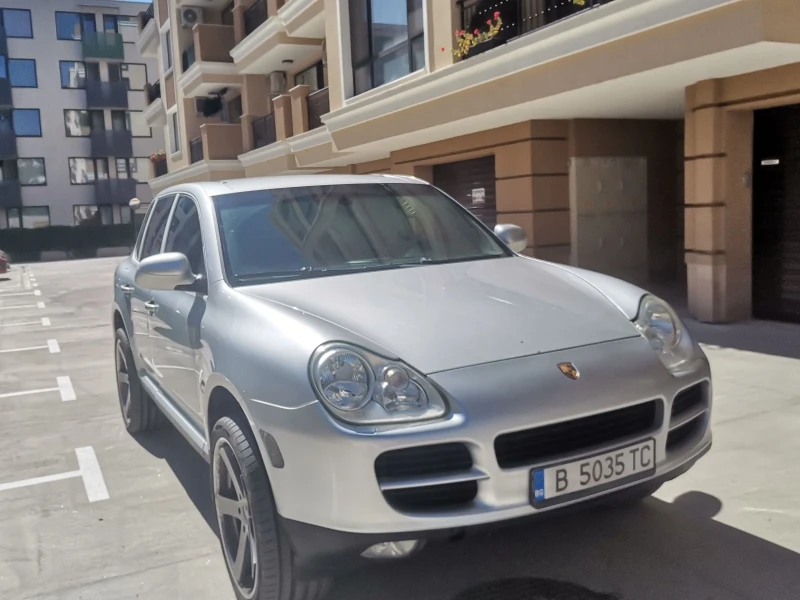 Porsche Cayenne 4.5 Като нов , снимка 2 - Автомобили и джипове - 47344143