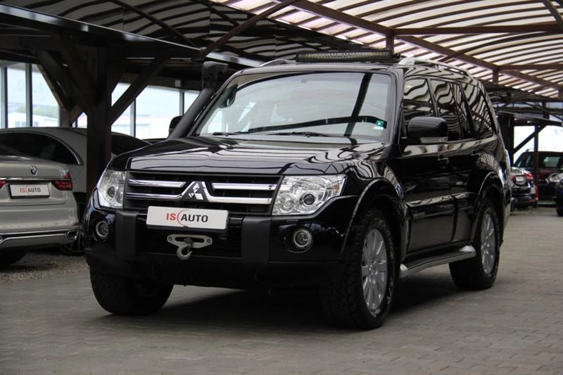 Mitsubishi Pajero 3.8 V6 /Automat /Panorama/Kamera/Navi, снимка 1 - Автомобили и джипове - 34324233