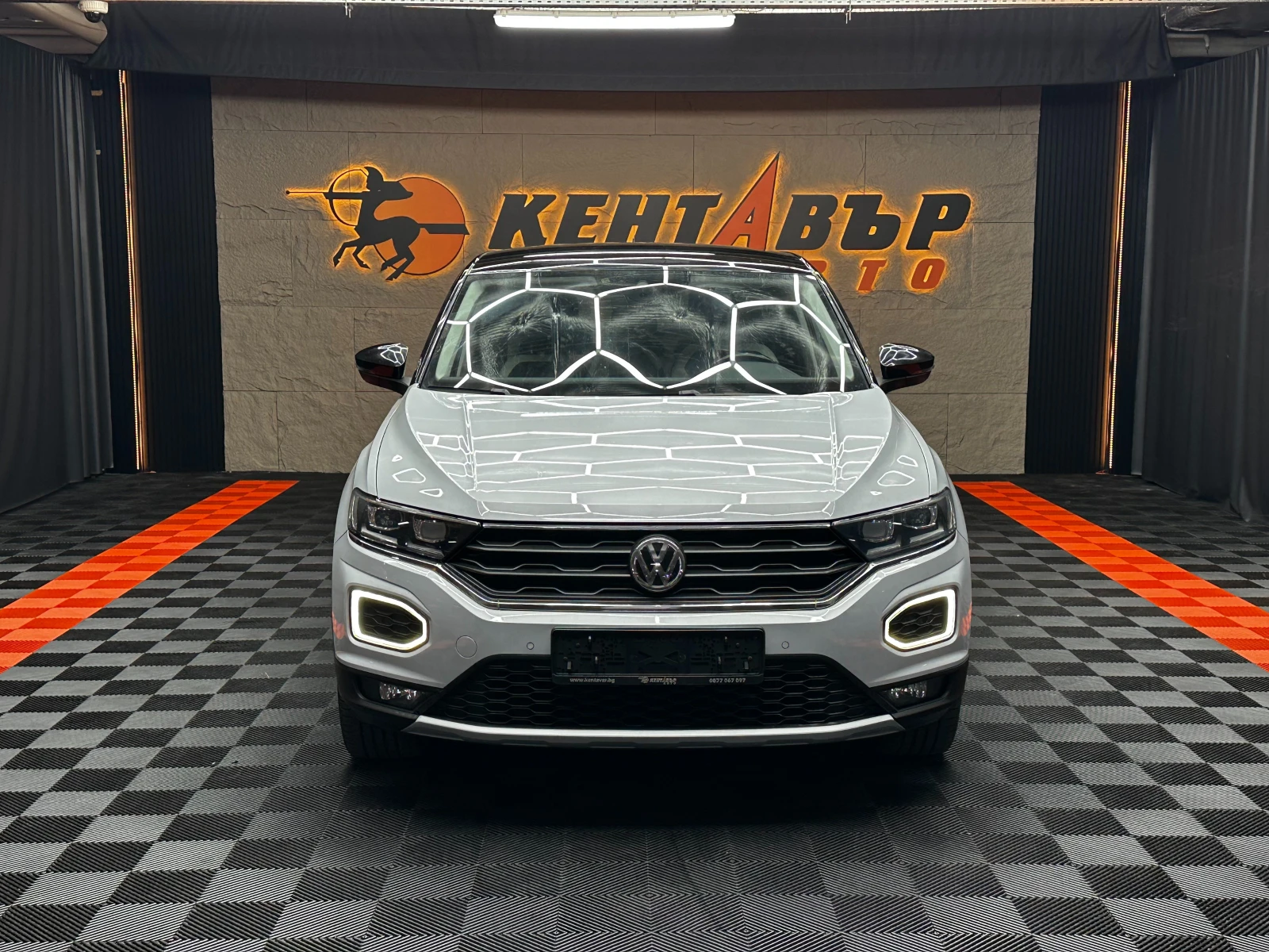 VW T-Roc 2.0tdi/Автомат/Digital/БАРТЕР/ЛИЗИНГ/КОМЕНТАР, снимка 2 - Автомобили и джипове - 53825522