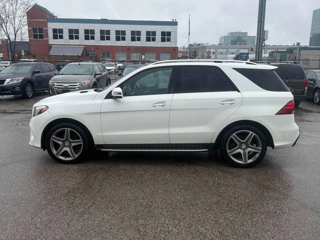 Mercedes-Benz GLE 350 d * HARMAN/KARDON* DISTRONIC* , снимка 2 - Автомобили и джипове - 54161160