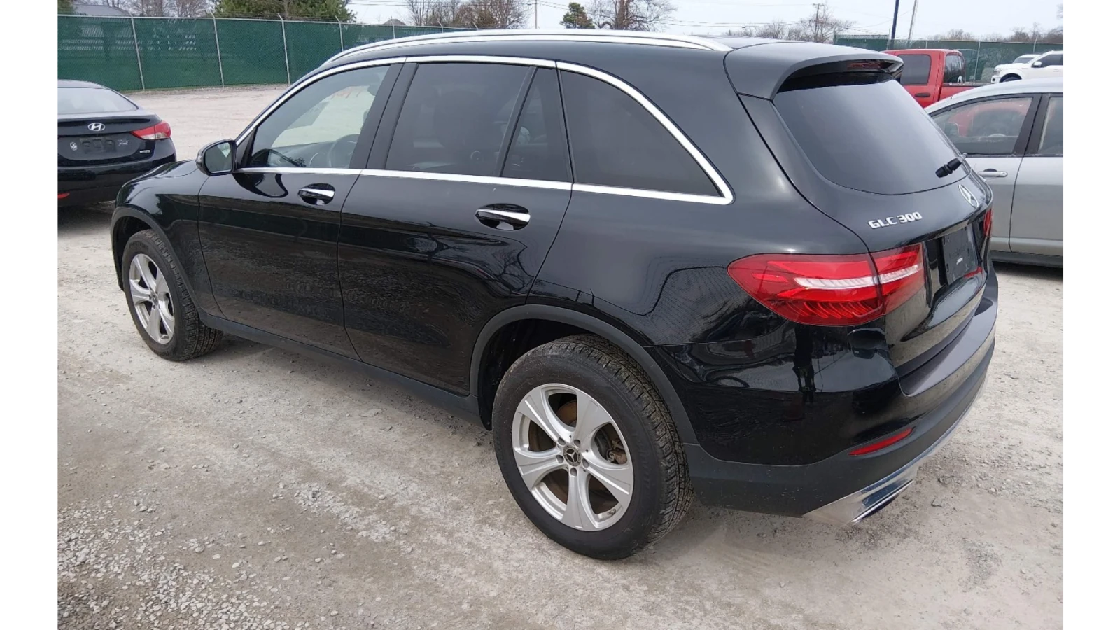 Mercedes-Benz GLC 300 4MATIC, снимка 7 - Автомобили и джипове - 54413415