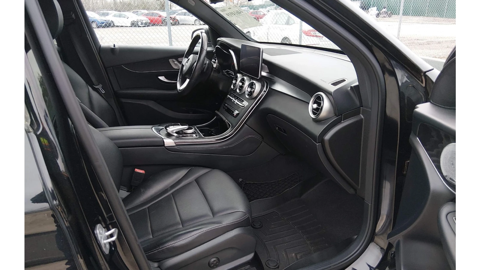 Mercedes-Benz GLC 300 4MATIC, снимка 8 - Автомобили и джипове - 54413415