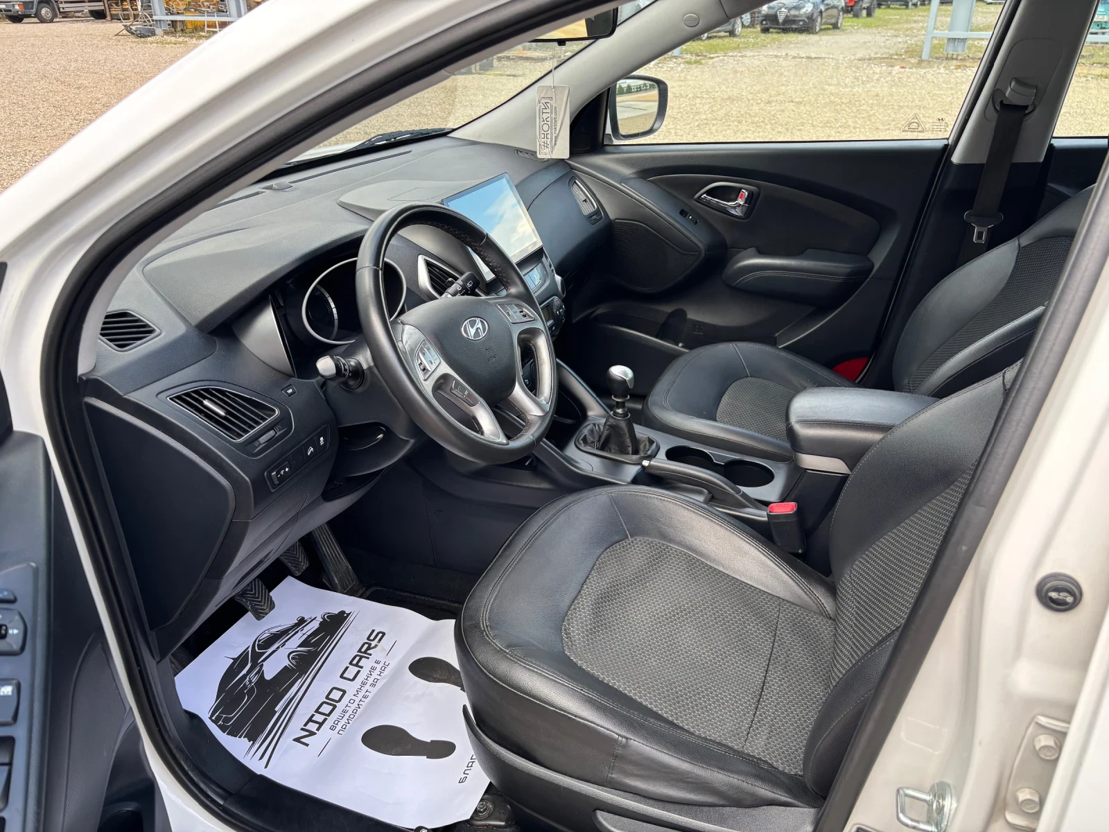 Hyundai IX35 1.7 CRDI ОБЛСУЖЕН РЕГИСТРИРАН, снимка 8 - Автомобили и джипове - 54498450