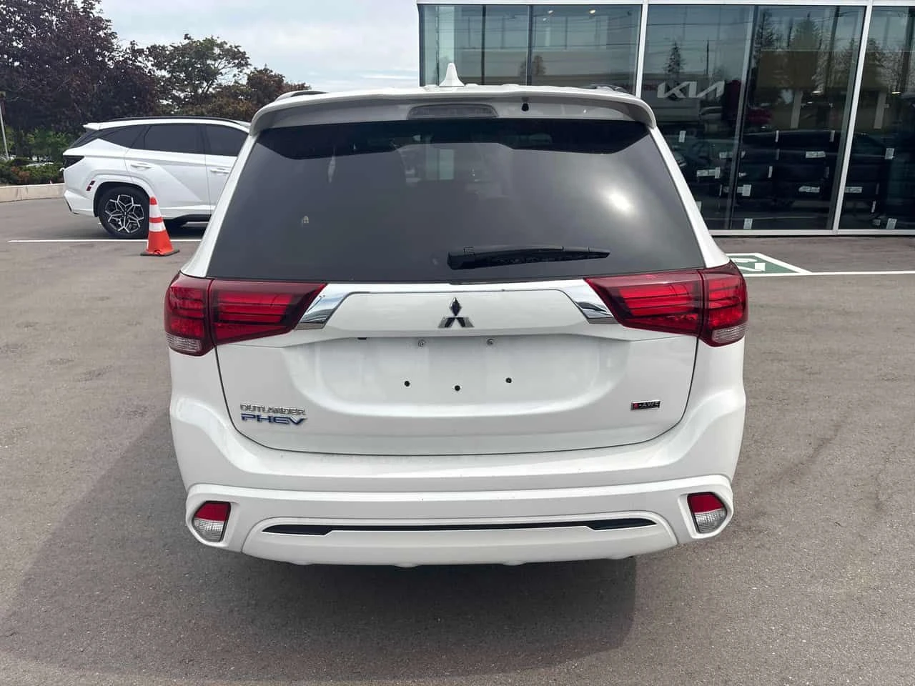Mitsubishi Outlander * S AWC * ПРЕДСТАВИТЕЛСТВО * АВТОКРЕДИТ, снимка 4 - Автомобили и джипове - 54628466