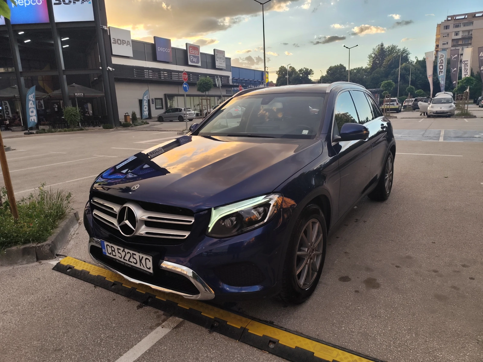 Mercedes-Benz GLC 350 AIRMATIC | 147k KM | Silver Star | Android Auto, снимка 3 - Автомобили и джипове - 54709187