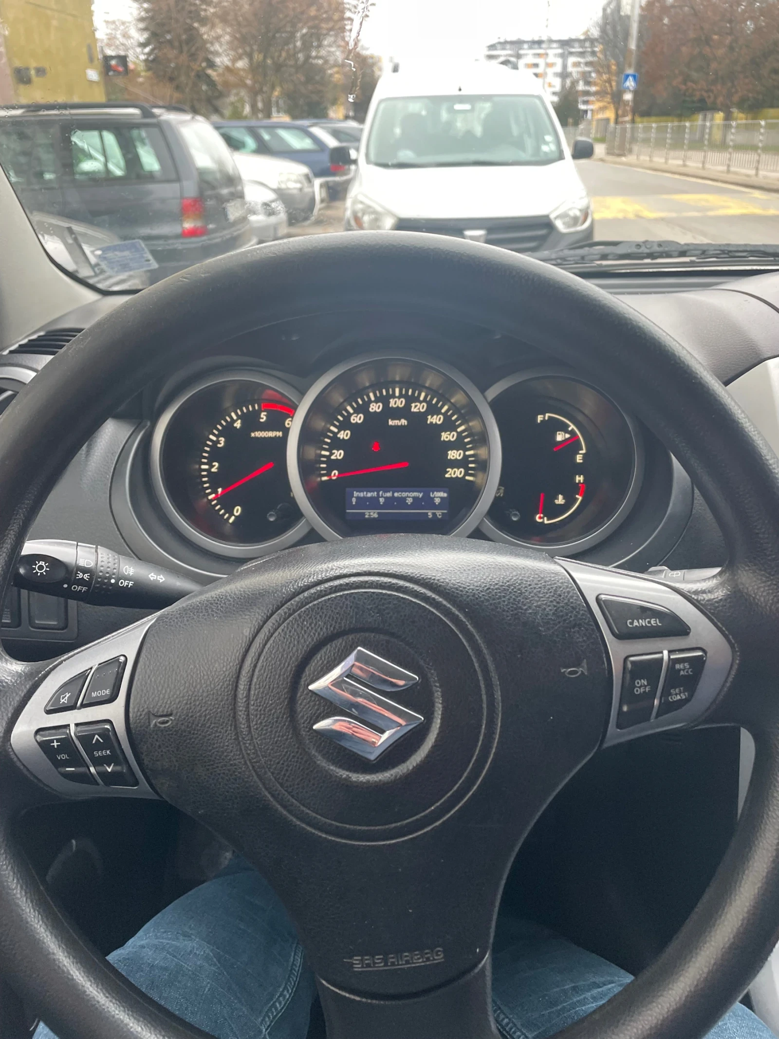 Suzuki Grand vitara 1.9, снимка 15 - Автомобили и джипове - 54862302