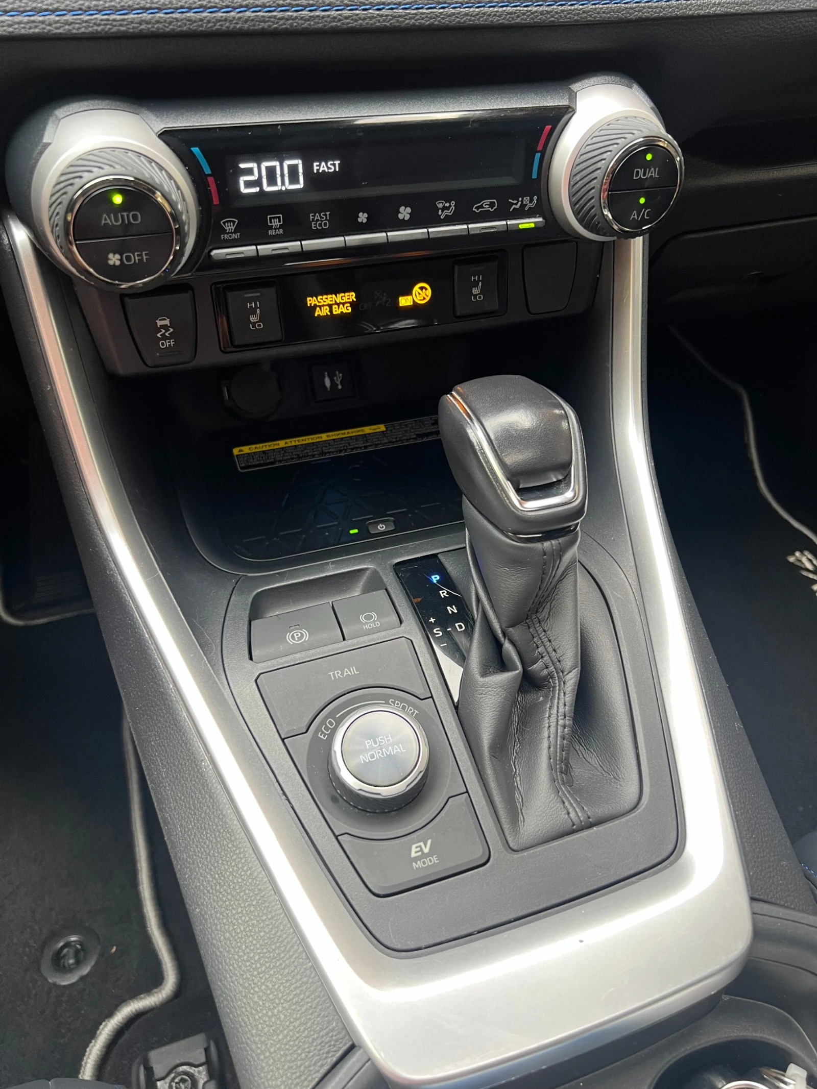 Toyota Rav4 2.5 HYBRID AWD, снимка 14 - Автомобили и джипове - 54869751