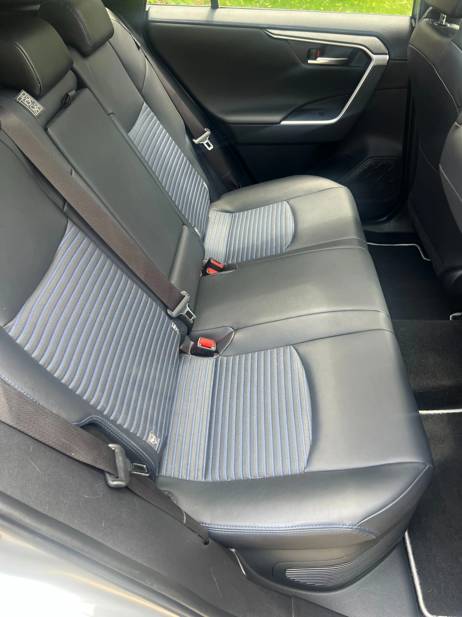 Toyota Rav4 2.5 HYBRID AWD, снимка 10 - Автомобили и джипове - 54869751