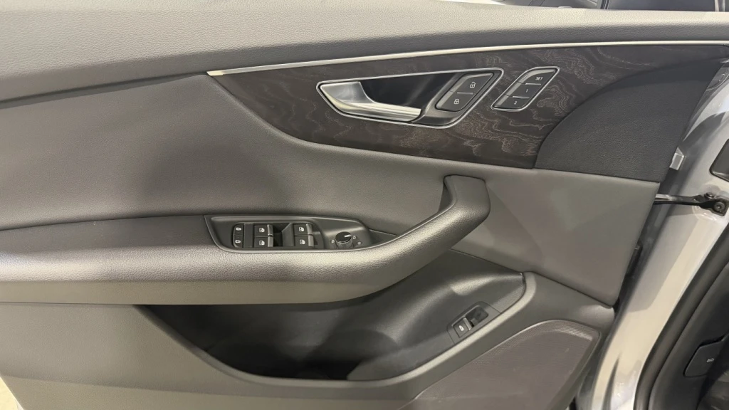 Audi Q8 Progressiv, снимка 11 - Автомобили и джипове - 54959709