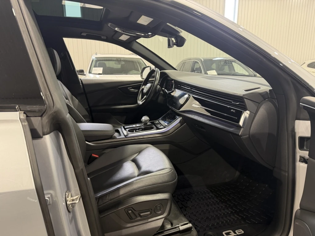 Audi Q8 Progressiv, снимка 9 - Автомобили и джипове - 54959709