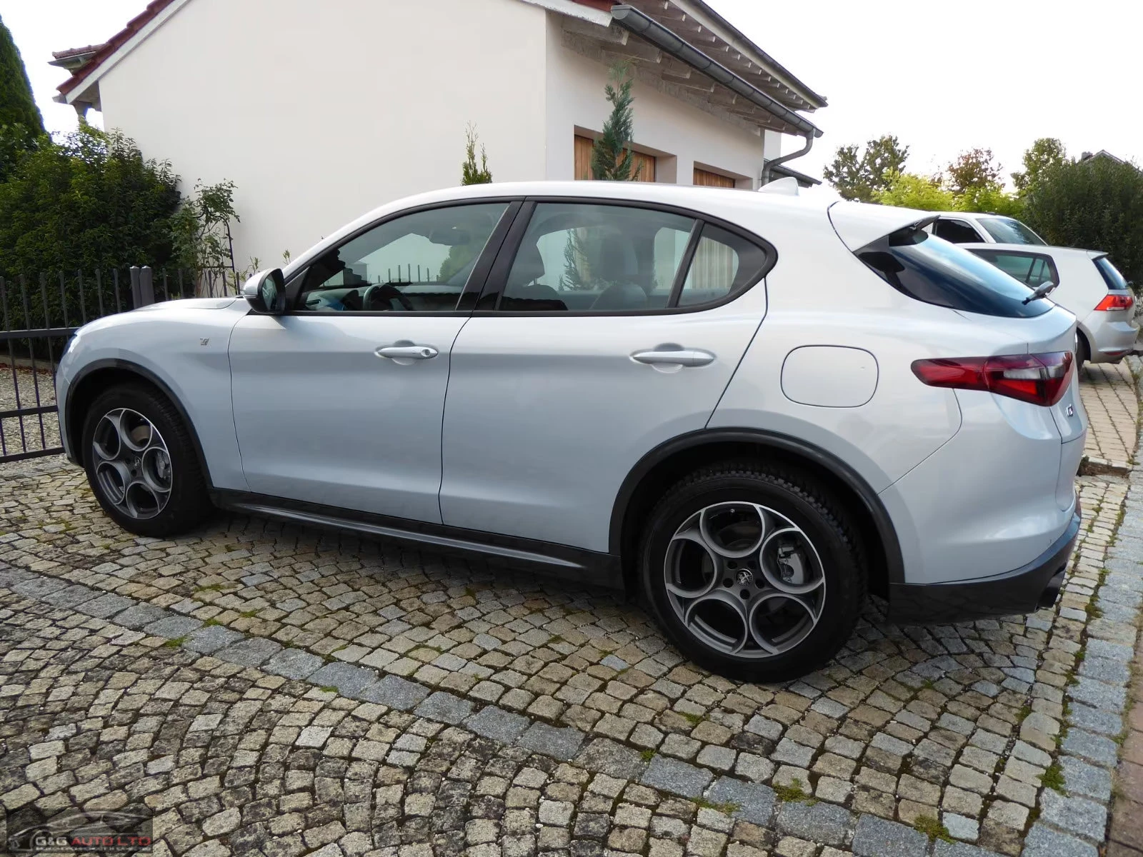 Alfa Romeo Stelvio 2.0Ti Q4/280HP/CAM/MEMO/NAVI/LED/ACC/570q, снимка 3 - Автомобили и джипове - 55554896