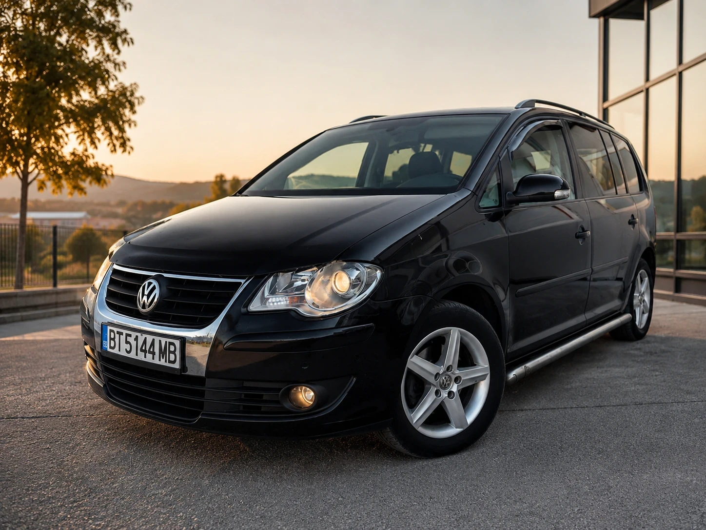 VW Tayron Volkswagen Touran 1, 9 tdi, снимка 3 - Автомобили и джипове - 55559515