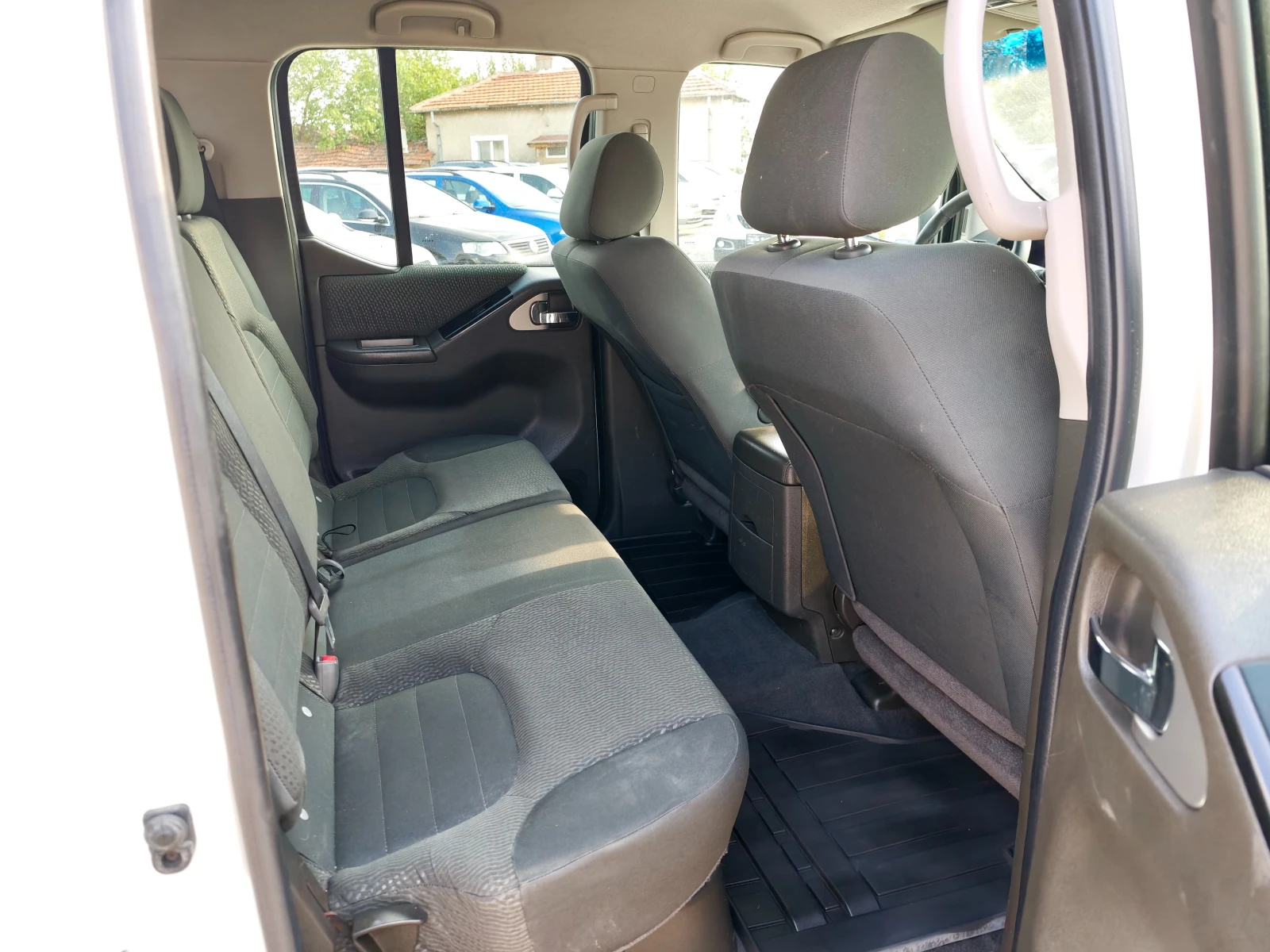 Nissan Navara 2.5DCI Facelift, снимка 12 - Автомобили и джипове - 56044256