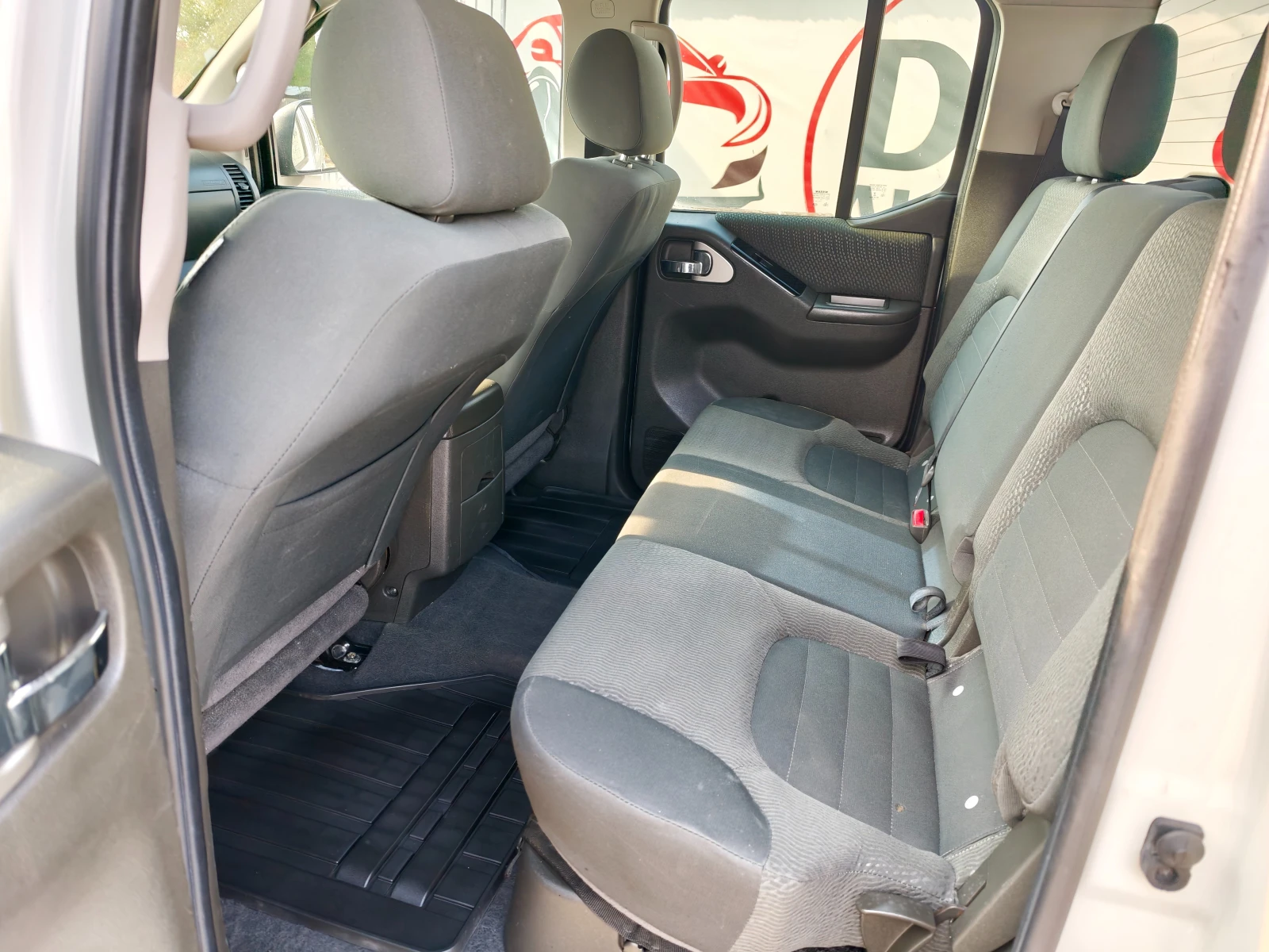 Nissan Navara 2.5DCI Facelift, снимка 10 - Автомобили и джипове - 56044256