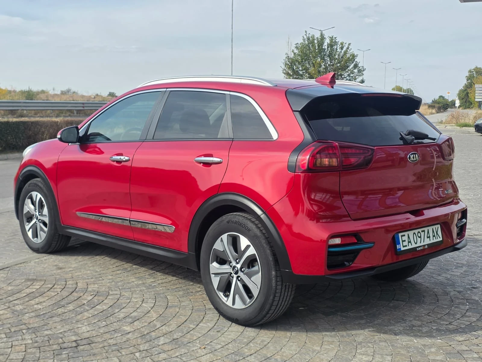 Kia Niro, снимка 2 - Автомобили и джипове - 56455485