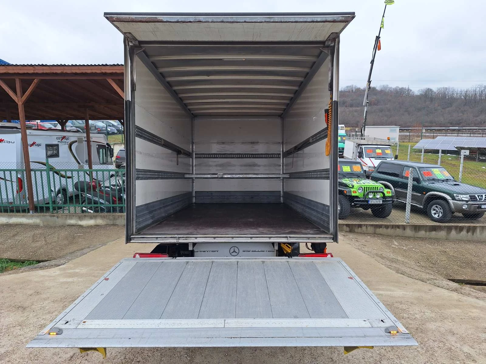 Mercedes-Benz Sprinter 519 ДО 3, 5т. 4, 70 м, ПАДАЩ БОРД, ФУРГОН, ШВЕЙЦАРИЯ - изображение 8