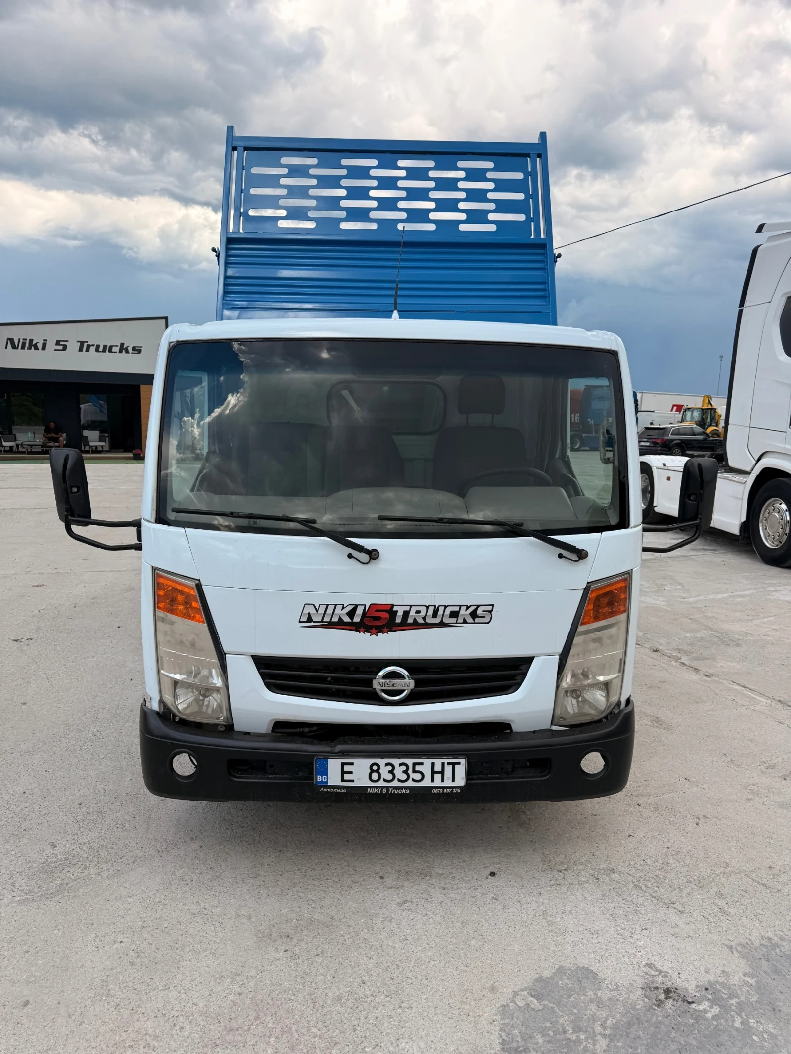Nissan Kabstar 3500 кг Тристранен самосвал, снимка 3 - Камиони - 54883187