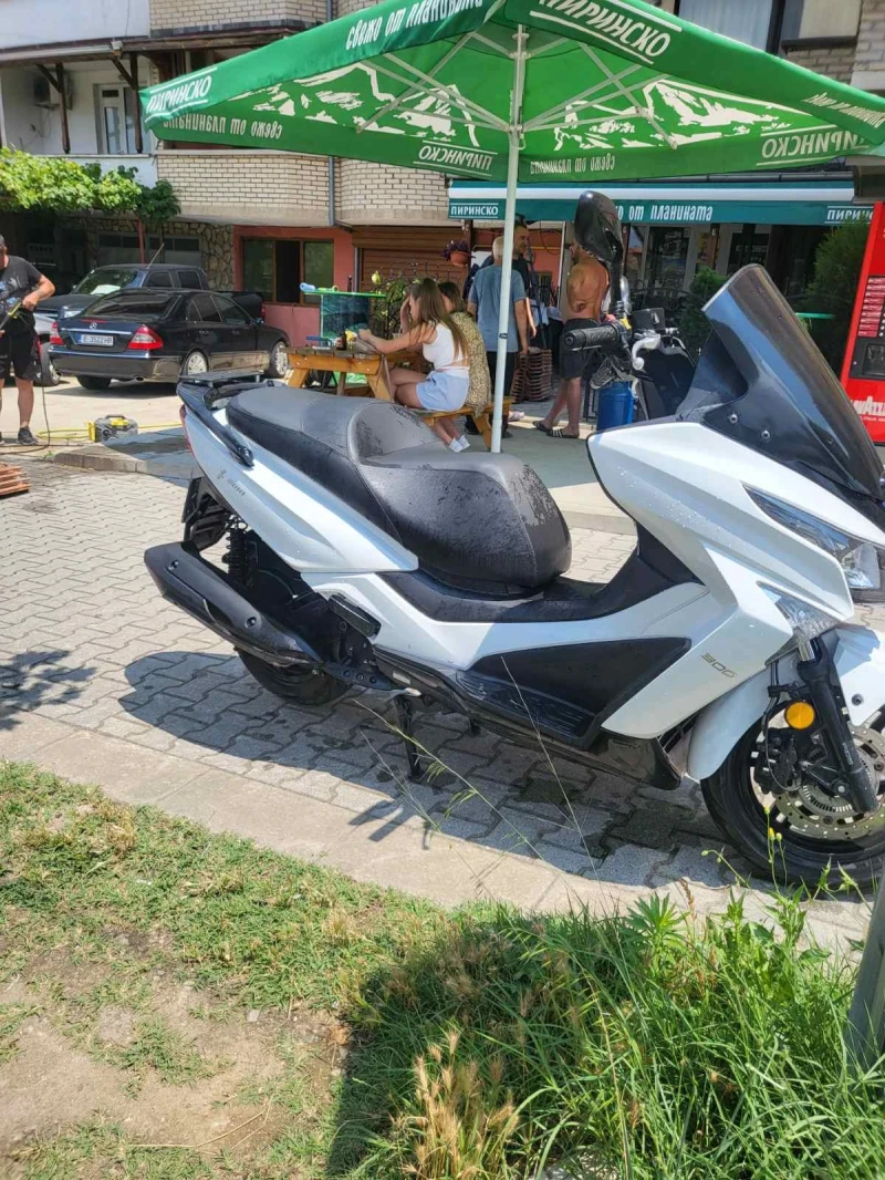 Kymco Downtown X town 300i ABS, снимка 3 - Мотоциклети и мототехника - 49391314