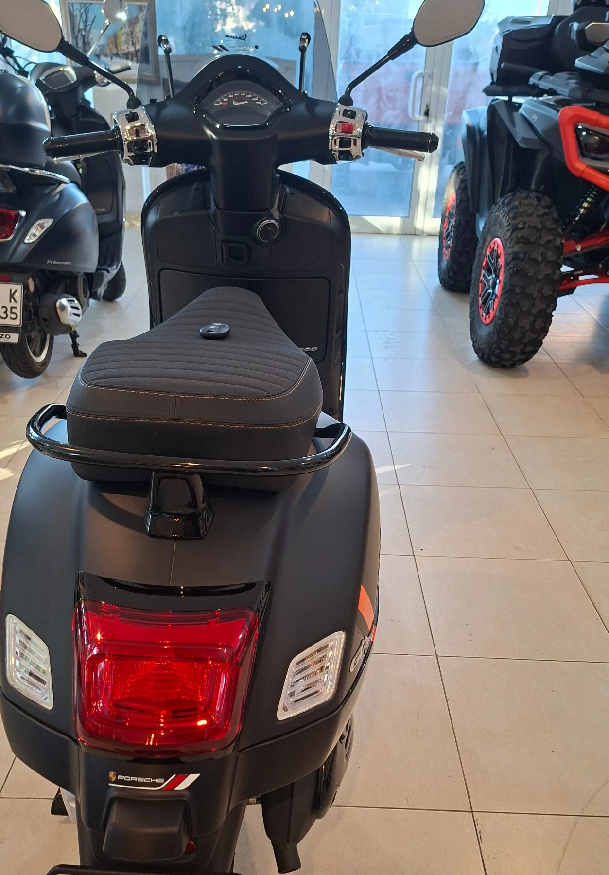 Vespa GTS 300cc, снимка 4 - Мотоциклети и мототехника - 56750143