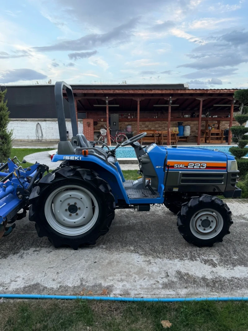 Трактор ISEKI SIAL 223, снимка 9 - Селскостопанска техника - 52490751