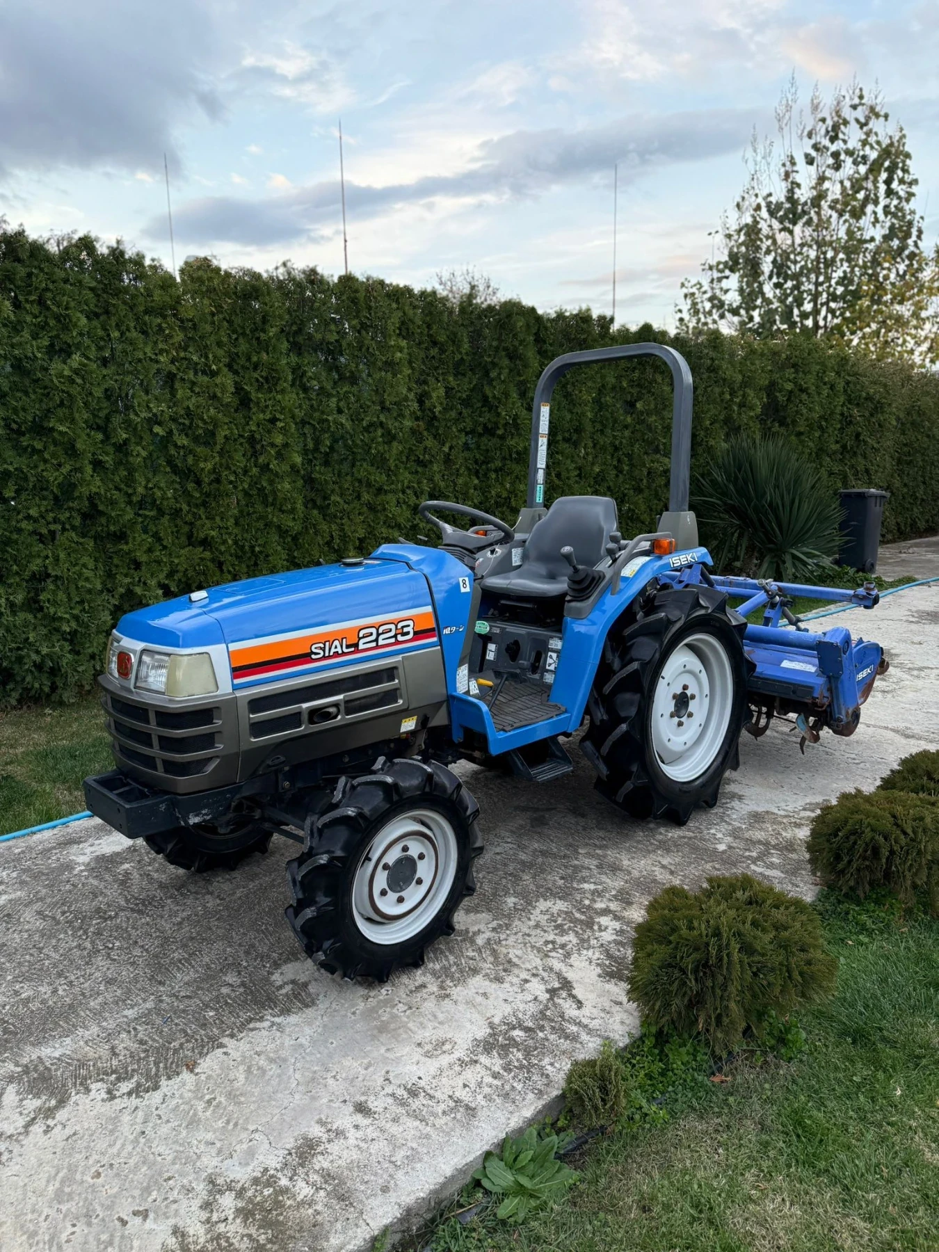 Трактор ISEKI SIAL 223, снимка 1
