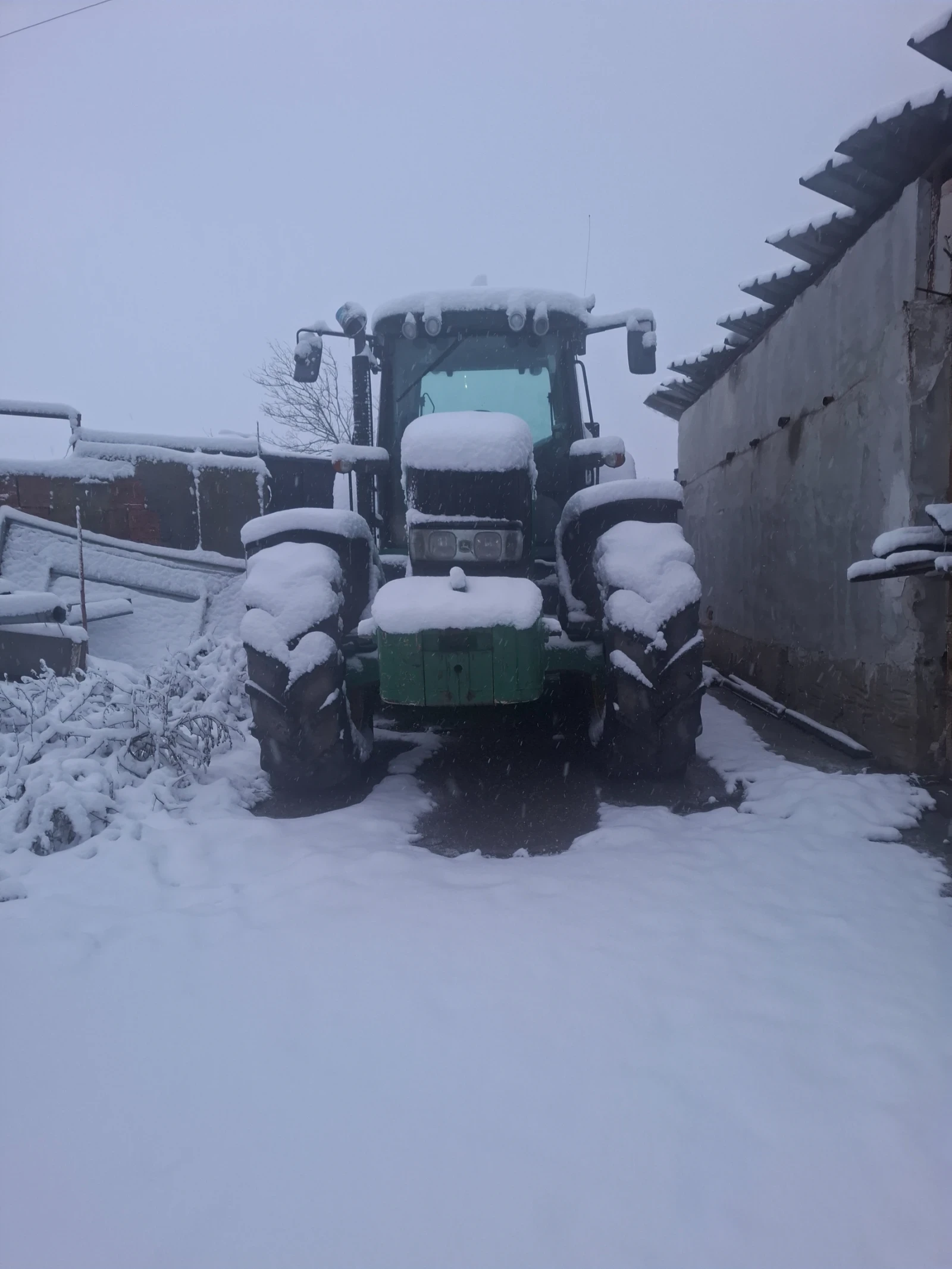 Трактор John Deere 6930Premium - изображение 2