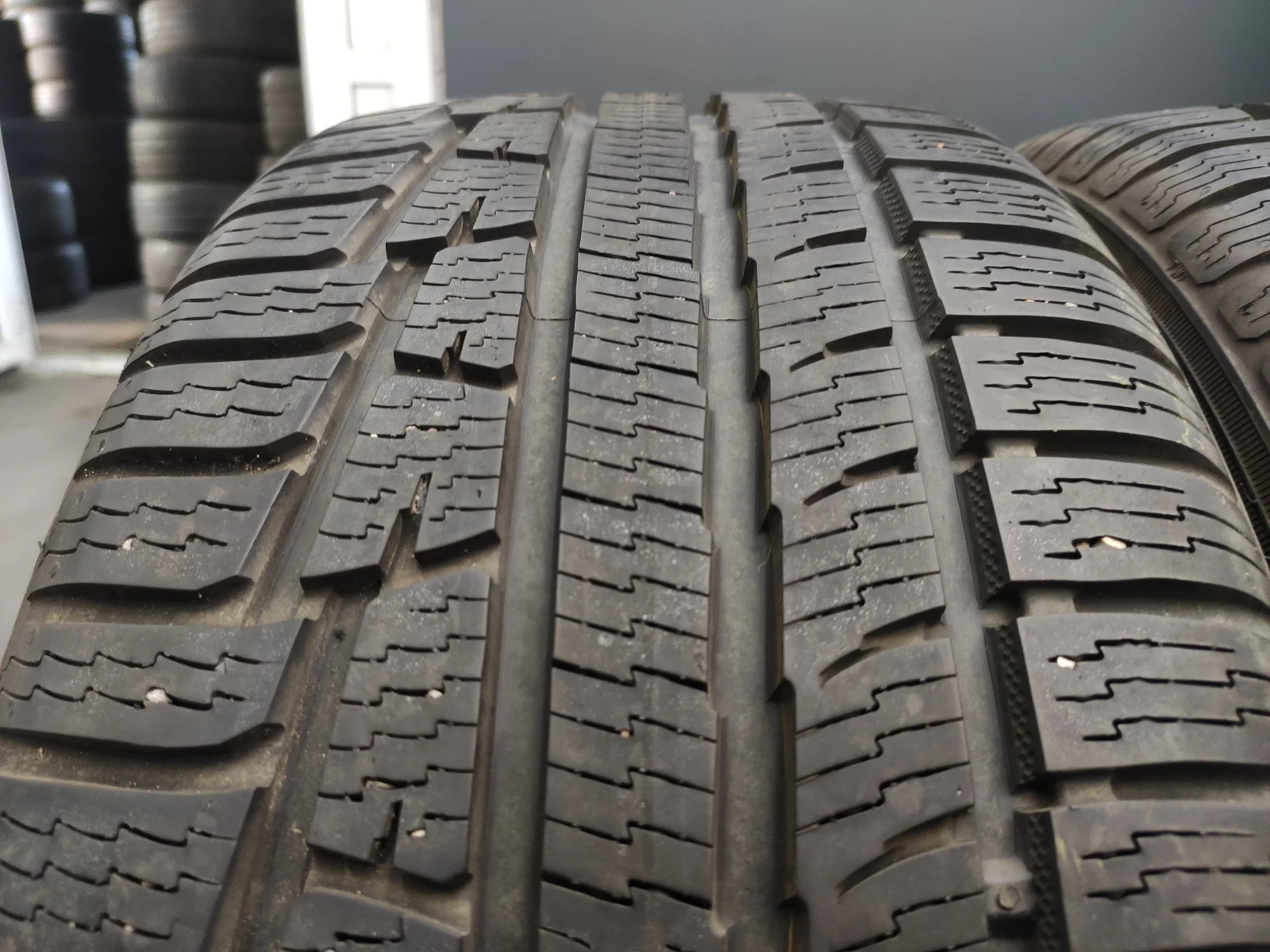  235/45R18 | Mobile.bg   1