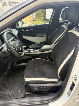Kia EV6 GT-Line AWD 325к.с./77.4kWh/Heat Pump/Meridian/360, снимка 7