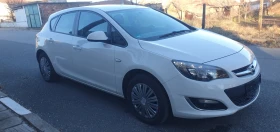 Opel Astra 1.4 2013 Уникат, снимка 12