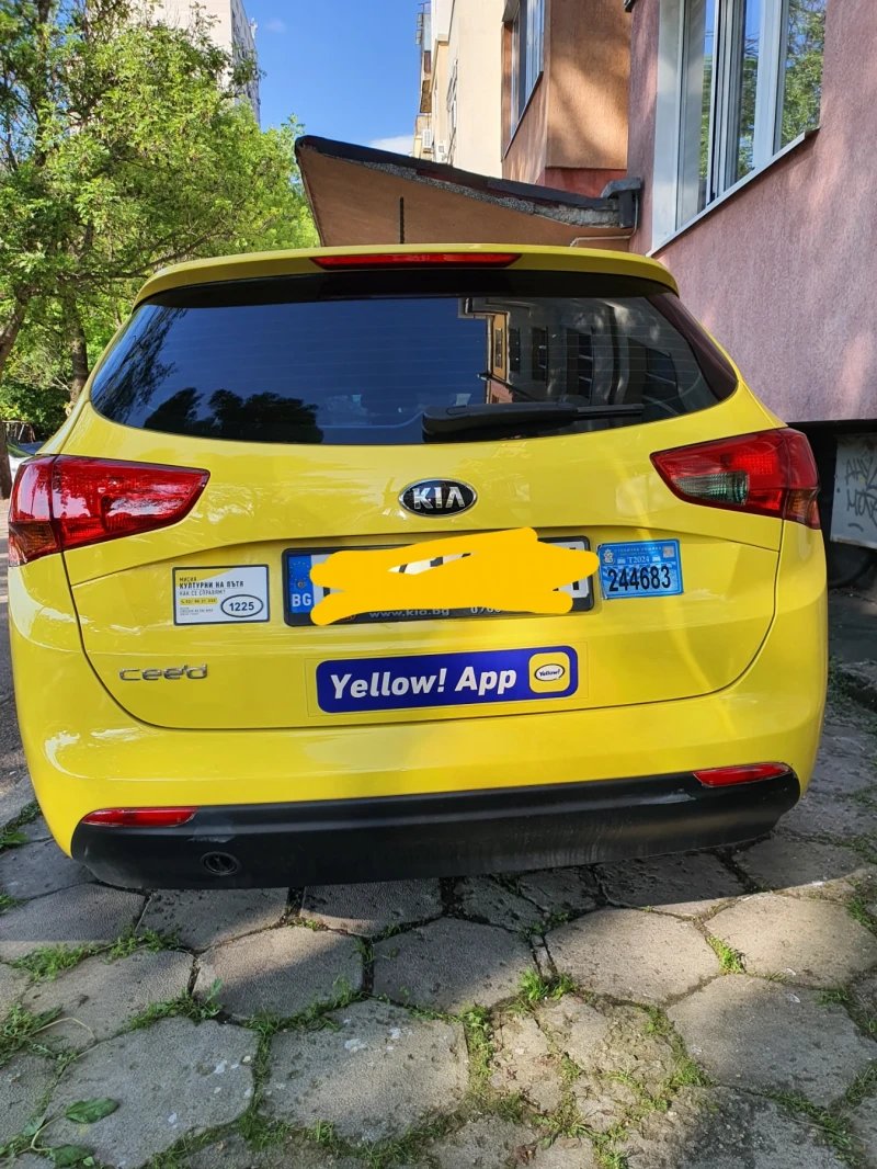 Kia Ceed, снимка 4 - Автомобили и джипове - 47521055