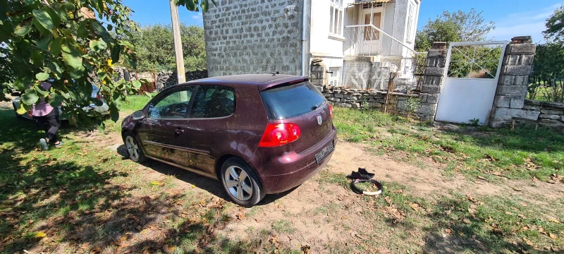 VW Golf 5, снимка 8 - Автомобили и джипове - 47557290